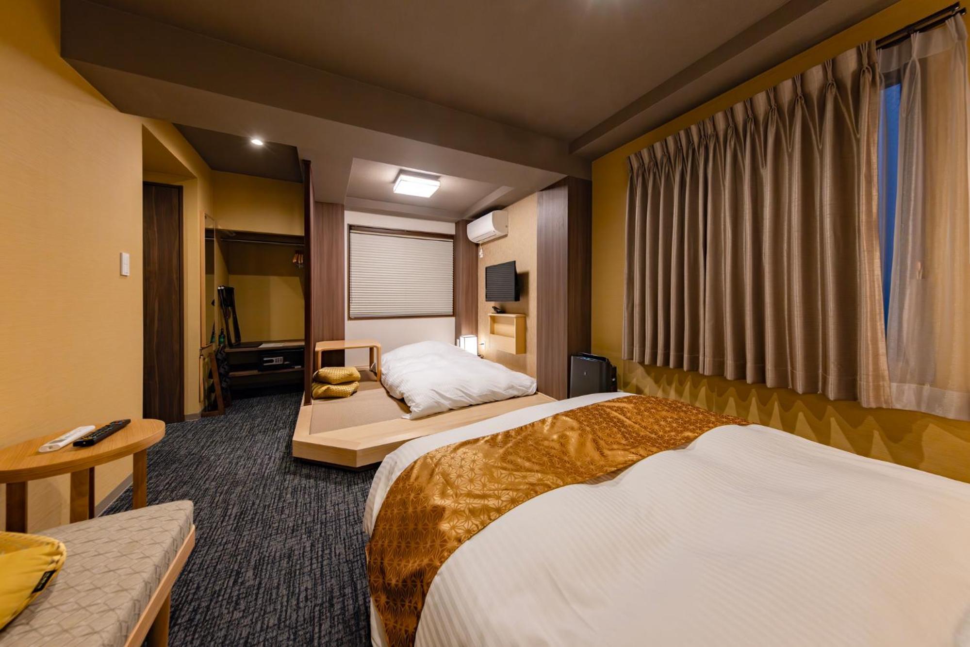 Madoka Station West 3* 京都