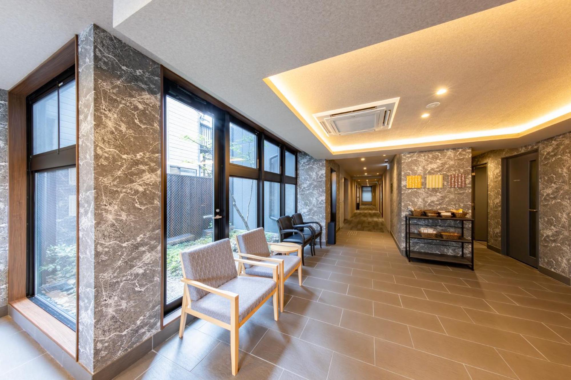 Madoka Station West 京都